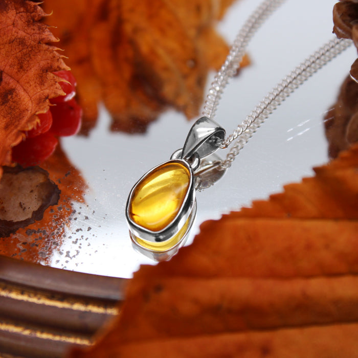 GOLDEN HOUR - Sterling Silver & Baltic Amber Necklace