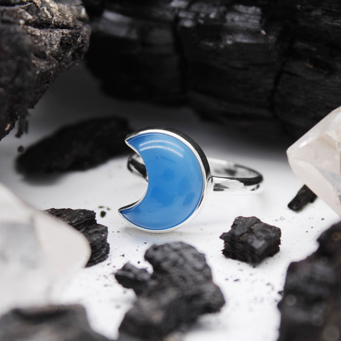 BLUE MOON - Sterling Silver & Blue Chalcedony Ring - US 9