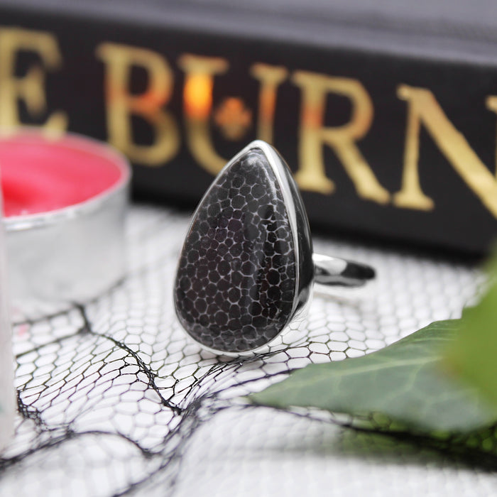 SERPENT - Sterling Silver & Black Coral Ring - US 7